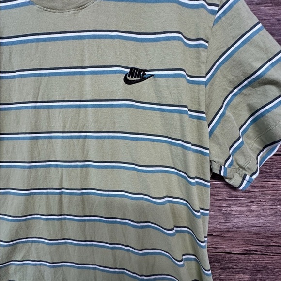 Nike Men's Green Striped Shirt - Picture 3 of 4